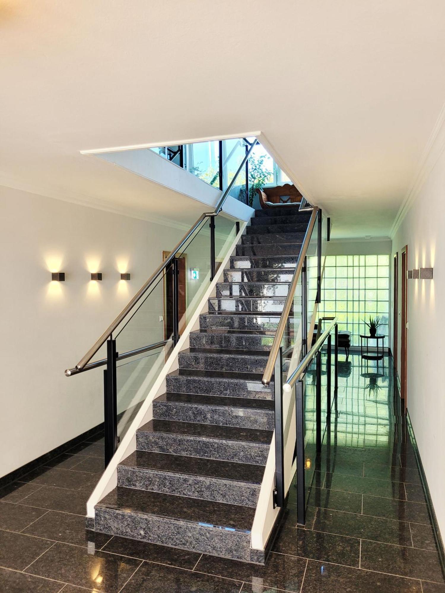 Apartment Strandnahe Ruheoase: Hochwertige Mit Terrasse Und Boxspringbett